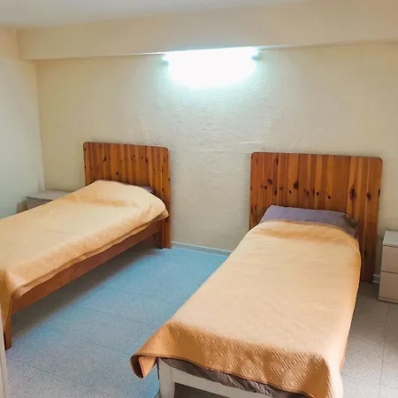 Bright & Spacious Private Room, Bathroom & Terrace In Swieqi, Prime Location! ホームステイ Is-Swieqi