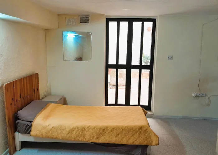 Bright & Spacious Private Room, Bathroom & Terrace In Swieqi, Prime Location! Homestay szállás